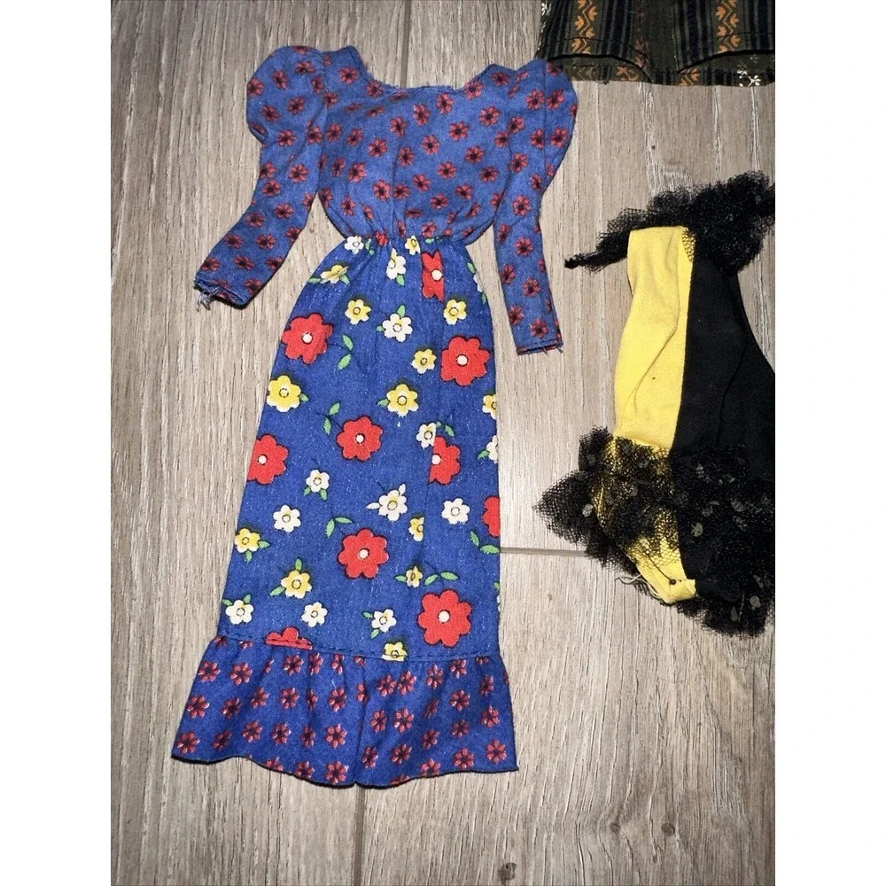 19 PCs Vintage Barbie & Ken Doll Clothing Lot Dresses‎ Outfits